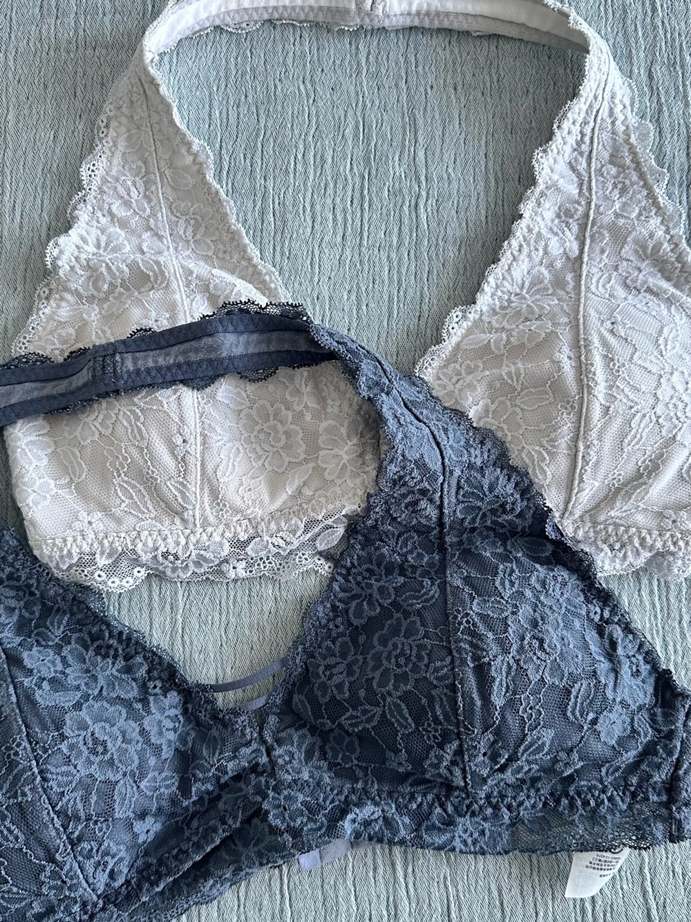 Two bralettes Gilly Hicks by Hollister size M